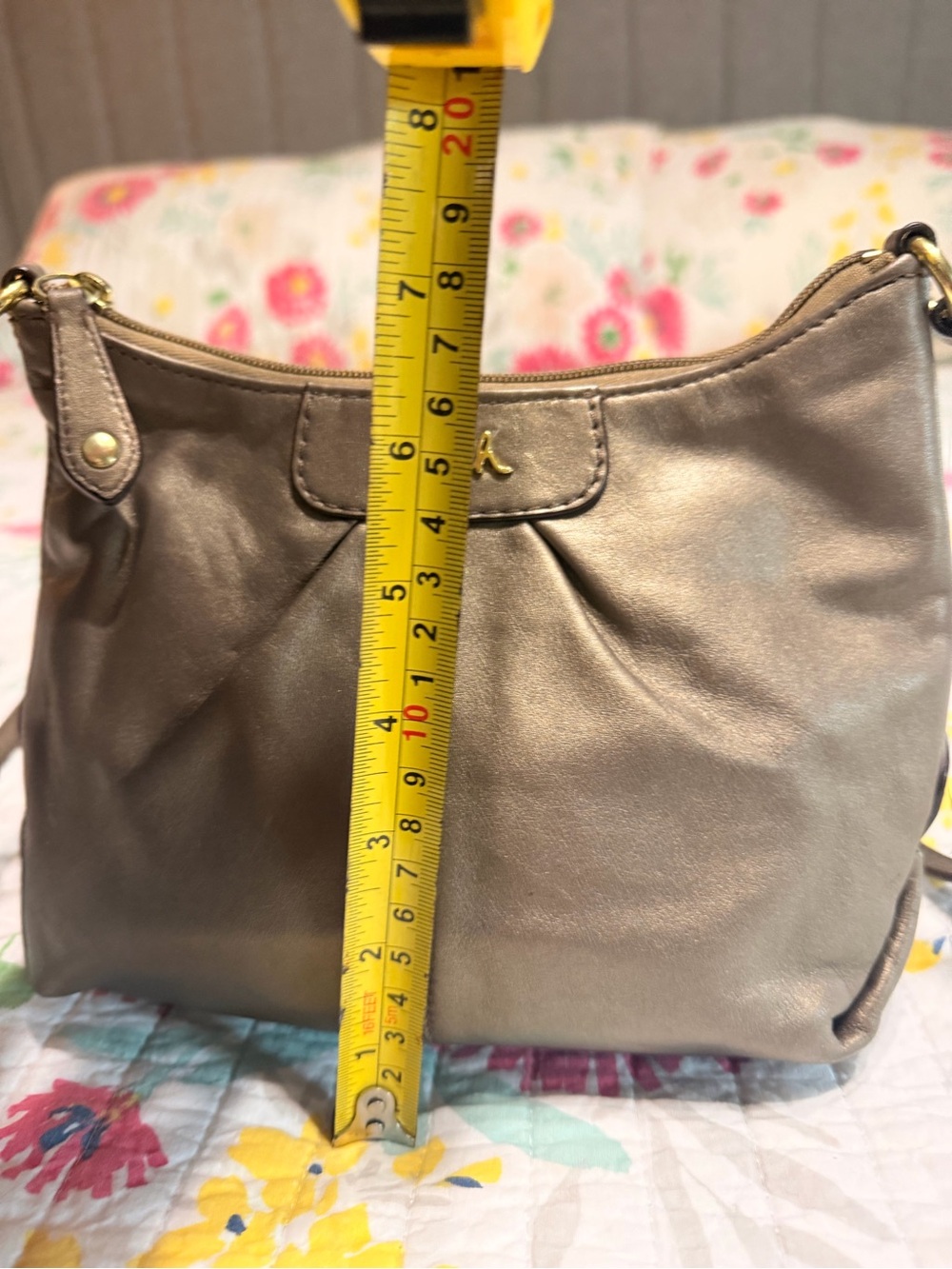 Coach Bronze Leather Shoulder Bag with Gold Logo - Picture 4 of 9